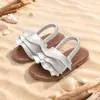Sandalias elásticas de volantes para niñas, suela suave, antideslizantes, satén, planas, estilo dulce, pantuflas para niños