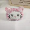 Broche de Pelúcia Desenho Animado Gato Kt Boneca Acessórios DIY Grampo de Cabelo Chapéu Lenço Pingente Acessórios de Boneca Acessórios de Roupa