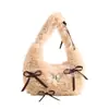 Bolsa de Ombro de Pelúcia com Laço Fofo para Mulheres Estilo Outono e Inverno 2024 Bolsa Peluda de Axila Fresca e Doce Bolsa de Mão para o Dia a Dia