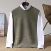 Chaleco de lana de siete agujas engrosado con diseño calado para hombre, cuello redondo, camiseta base de punto para capas de otoño e invierno, chaleco sin mangas holgado de cachemira