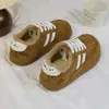 Pantuflas mullidas de suela gruesa y talla grande para mujer, nueva colección de invierno 2026, forradas de felpa para abrigar, versátiles zapatillas casuales de algodón estilo entrenamiento alemán