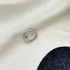 Anillo Redondo de Lujo Ligero con Diamantes Completos Exquisito Zircón Súper Brillante Anillo para Dedo Índice Moda de Personalidad Nicho para Mujeres