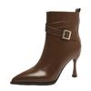 Botas cortas con hebilla de metal versátiles y elegantes de estilo europeo y americano para mujer, otoño e invierno 2024, nuevas botas de tacón de aguja puntiagudo y tacones altos