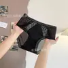 Calcinha Feminina Sexy de Renda com Malha de Cetim de Seda Noturna, Toque Leve de Luxo, para Quadril Completo
