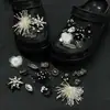 Accesorios para Zapatos Croc Negro y Plateado Camelia Brillante DIY Flor de Zapato de Pedrería de Alta Gama Hebilla de Zapato Joyería de Perlas Accesorios