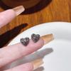 Amor Cruz Oscuro Estilo Viejo Brillante Trendy 316L Acero de Titanio Perforación de Oreja Hueso de la Oreja Uña de Oreja Forma de Corazón Exquisito