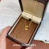 [Dedicado a Ti] Collar Dorado con Colgante de Corazón Hueco y Borla, Moderno y Versátil, con un Diseño Exquisito y un Toque de Alta Gama