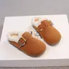 Pantuflas Medias de Felpa Estilo Coreano Casual para Niñas Calzado de Exterior 2026 Invierno Nuevo Suela Suave Zapatos tipo Birkenstock con Felpa para Niños