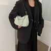 Bolso Acolchado de Mujer Otoño 2022 Nueva Moda Bolso de Mano Fresco Bolso Almohada con Cadena Plisada Bolso de Hombro Cruzado