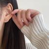 Nuevos Pendientes de Cruz de Cinco Perlas Estilo Francés para Mujer Moda Simple Artísticos Ins Tendencia Estilo Frío Celebridad de Internet Pendientes de Gama Alta