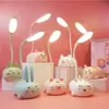 Lámpara de Escritorio de Aprendizaje con Carga de Dibujos Animados Creativa para Dormitorio LED Protección Ocular para Niños Lámpara de Escritorio Regalo Pequeño de Navidad Venta al por Mayor