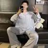 Pijama para hombre, nuevo conjunto de ropa de casa de seda helada para hombre, otoño 2026, primavera y otoño, manga larga, juvenil, talla grande
