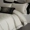 Juego de Cuatro Piezas Jacquard Teñido en Hilo de Algodón Tencel y Lino de 140 Hilos de Calidad Premium con un Toque de Lujo Ligero y Gama Alta, con Diseño Hueco