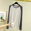 Camiseta de manga larga de modal para hombre para primavera y otoño, versátil para usar como capa exterior, top de cuello redondo con bloques de color, camiseta básica adelgazante