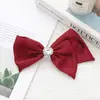 Novo Grampo de Cabelo com Laço Assimétrico Pequeno Estilo Chanel Clip Superior Elegante de Pérola Clip de Mola Traseiro para Mulheres