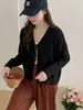 Cardigã de Tricô com Decote V Estilo Transfronteiriço para Mulheres, Temporada de Primavera e Outono, Suéter Macio e Relaxado com Senso de Design, Blusa de Manga Longa