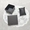 El Fabricante Vende Caja de Embalaje para Joyería Papel Kraft Negro Caja para Anillo Aretes Reloj Pulsera Collar Caja de Joyería Ahora