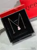 Versão High-End Kirin Ouro 18K Ágata Vermelha Colar Brincos de Cabacinha Brincos de Ágata Vermelha para Mulheres Brincos Cravejados de Diamantes Pingente Corrente para Clavícula