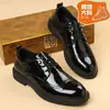 Zapatos de cuero de negocios de gran tamaño transfronterizos para hombre, moda masculina para todas las estaciones, mocasines casuales de moda con suela gruesa para la oficina