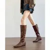 Botas femininas estilosas e versáteis até o joelho com aumento de altura oculto, coleção de inverno 2026, design em bico quadrado que afina, não são até o joelho, botas de equitação, botas altas