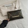 Bolsa de Festa Moda Celebridade da Internet Feminina Chegada Nova Primavera e Verão 2024 Estilosa Porta-Moedas Estilo Coreano Versátil Ins Bolsa Quadrada Pequena para Mulheres