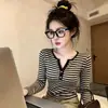 Camiseta de manga larga a rayas con bloques de color estilo boyfriend callejero americano para mujer, diseño de botones estilo coreano para primavera/otoño, top básico ajustado