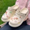 Sapatos com Furos Fofos de Solado Grosso Feminino Novo Estilo Venda Quente Verão Uso Externo Sensação de Nuvem Solado Grosso Antiderrapante Bico Fechado Sandálias de Praia