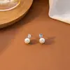 Brincos de Pérola Cereja Simples e Doces para Mulheres, Presilhas de Orelha Redondas Pequenas e Fofas Sem Furo com Enfeites de Orelha de Folha Incrustados com Diamante Venda por Atacado