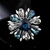 Broche Luxuoso de Girassol, Broche Versátil de Alta Qualidade com Pedrarias e Design Único, Acessório de Alfinete de Nicho para Mulheres