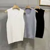 Chaleco suéter retro de cuello en V estilo japonés para hombre, otoño/invierno 2026, gris liso, sin mangas, tejido, prenda exterior