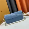 Bolsa de Compras Grande Versão Alta Série Jeans Clássica Flor Antiga para o Dia a Dia Mão Transversal Ombro