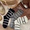 Calcetines de Mickey bordados para mujer, calcetines de dibujos animados de moda, 24 años, otoño, nuevos, calcetines altos a rayas de colores combinados, animación