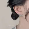 Pendientes Personalizados con Circonita Microincrustada y Agujas Chapadas en Plata, Minimalistas Líquidos de Alta Gama, Colección de Pendientes de Moda Mariposa