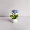 Venta al por mayor de fábrica transfronteriza adornos de flores artificiales en maceta de rosa de lana tejida a mano venta caliente