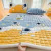 Colchón de terciopelo de leche clase A colchón engrosado funda de cama tapete Kang juego de sábanas de tres piezas protector de cama dormitorio de estudiantes tapete suave