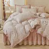 Conjunto de 4 peças de saia de cama de gaze de algodão tipo A de camada dupla lençol de cama de cor sólida 100% algodão cobre-leito capa de edredom com flores pequenas ampliadas roupa de cama 4