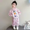 Conjunto de Primavera y Otoño para Niñas 2026 Nueva Moda Sudadera Infantil Elegante para Bebés, Ropa de Principios de Otoño, Extremadamente Estilosa