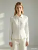 La marca Z ofrece al por mayor su última colección de verano de ropa de mujer de estilo europeo y americano, incluyendo camisas de satén de seda ajustadas, disponibles para exportación inmediata y ventas transfronterizas