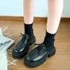 Zapatos pequeños de cuero estilo británico con suela gruesa para mujer, mocasines negros de otoño 2024, zapatos de mujer con falda, zapatos Mary Jane