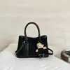 Bolsa de Mão Retro de Luxo Feminina Nova Coleção Outono/Inverno 2026 Estilo Fashion Simples Casual Cor Sólida Ombro Único Transversal