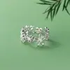 Anillo de Flor de Cinco Pétalos Hueca con Incrustaciones de Diamantes Florales, Diseño Exquisito y Simple de Nicho Ins de Plata de Ley S925 Nalan R03402