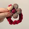 Elástico de Cabelo Pequeno Xadrez Vermelho com Desenho de Urso de Desenho Animado e Flor para Meninas, Cordão de Cabelo para Bebê, Versátil Acessório de Cabelo Estilo Coreano para Rabo de Cavalo Alto