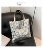 Nova Moda Primavera e Verão 2024 Bolsa de Ombro Seis Compartimentos Bolsa Dobrável Geométrica de Diamante Bolsa Tote Portátil Romboidal Versátil