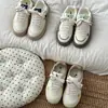 Zapatillas blancas populares, cómodas y duraderas, nuevo modelo otoño 2026, zapatos versátiles, zapatos casuales originales de nicho para mujer