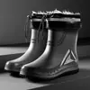 Botas de chuva masculinas de cano médio, sapatos aquáticos estilosos de corte baixo, antiderrapantes, impermeáveis, de cano curto, leves, borracha espessa, resistentes ao desgaste