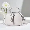 Bolsa de Mamá Transfronteriza Modelo Nuevo 2025 con Colgante de Oso, Bolso de Mano para Mujer, Bolso Cruzado de Hombro Casual Simple y Elegante