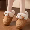 Chinelos de Inverno Grossos com Pelo para Mulheres, Aquecimento Interno, Sapatos de Algodão com Pelúcia Extra, Borlas Fofas, Aumentadores de Altura, Antiderrapantes, Chinelos de Algodão para Casa