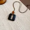 Collar Largo Estilo Chino FuluNew para Mujer, Lujo Ligero Vintage con un Toque de Alta Gama, Cadena para Suéter, Accesorio de Cuello Simple y Versátil