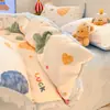Juego de ropa de cama de cuatro piezas de terciopelo de leche, con una funda de edredón gruesa de forro polar coral de doble cara y un juego de sábanas de franela, perfecto para el invierno