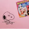 Venta al por mayor de fábrica Snoopy tallado estilo ins caricatura lindo alto valor de color pegatina de pared Snoopy decoración de cubo de basura